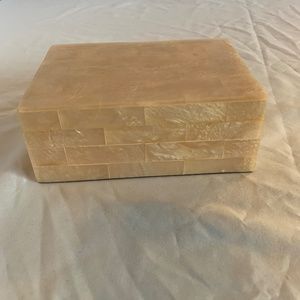 Opalhouse‎ pink decorative box with lid